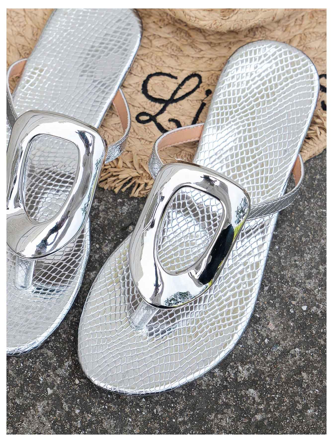 OYOANGLE Women's Metal Decor Flip Flop Thong Sandals Comfortable Slip on Flat Sandals