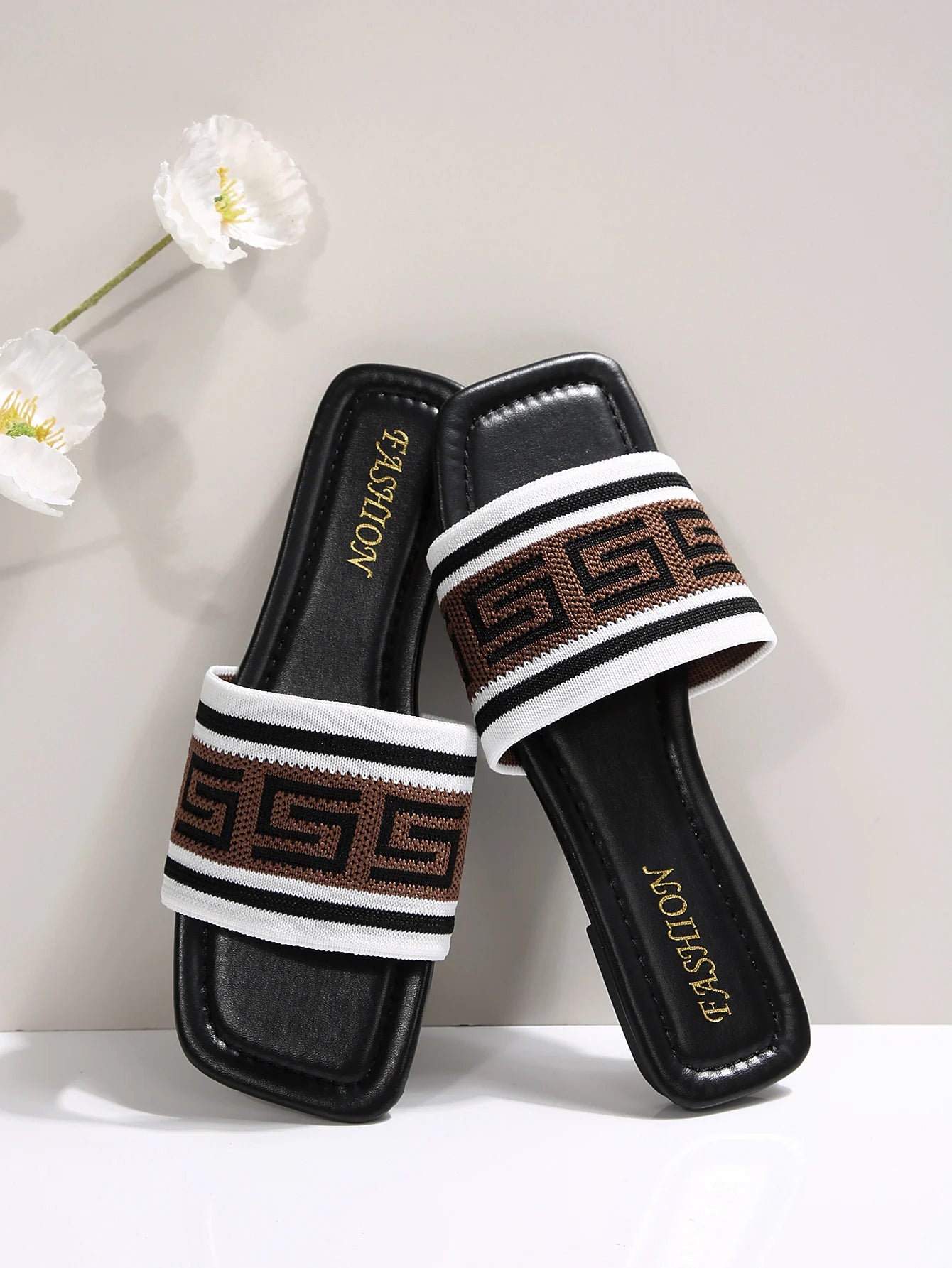 Fashionable Classic Simplicity Sandals Slides Women New Slippers Cloth Cover Letter Outdoor Casual Flat Bottom Slippers Women