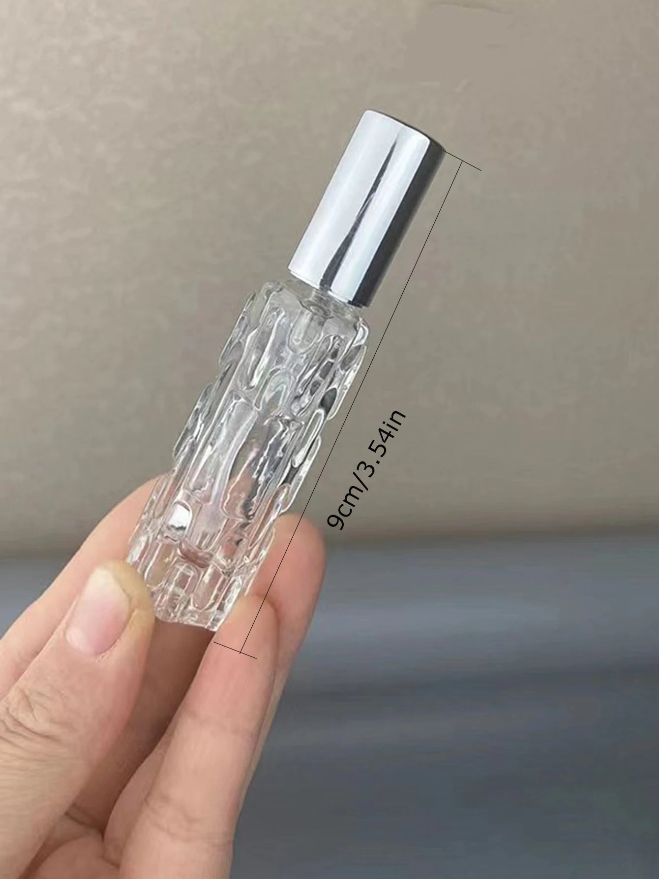 4pcs 10ml Mini Perfume Spray Bottles Portable Travel Liquid Perfume Containe Atomizer Deliver Travel Refillable Bottles