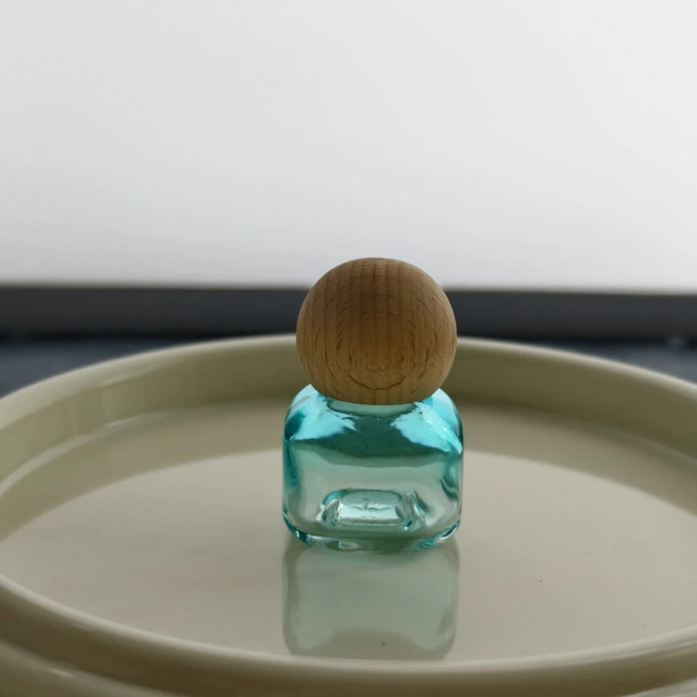 Essential Oil Glass Bottle Reusable Refillable Liquid Container Travel Size Roller Bottle Colorful Perfume Roller Ball Bottle