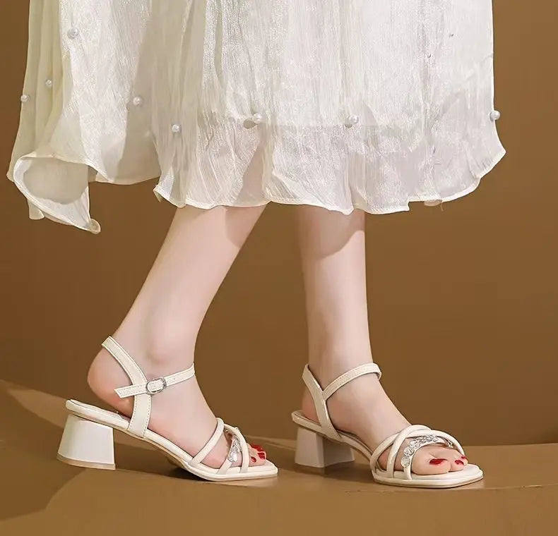 Women's versatile summer European style strappy sandals, comfortable fashion silver soft sole new chunky heel high heels