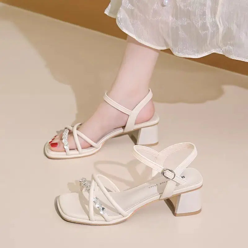Women's versatile summer European style strappy sandals, comfortable fashion silver soft sole new chunky heel high heels