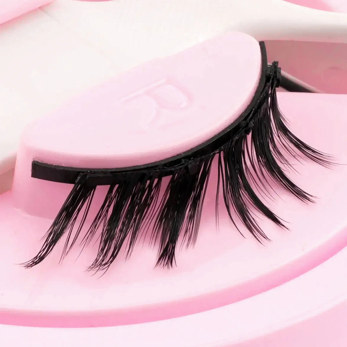 1 Pair Magnetic Lashes For Eye With Winged Ends Soft Reusable Magnetic Eyelashes Natural Look 3D False Lashes Makeup With Tool