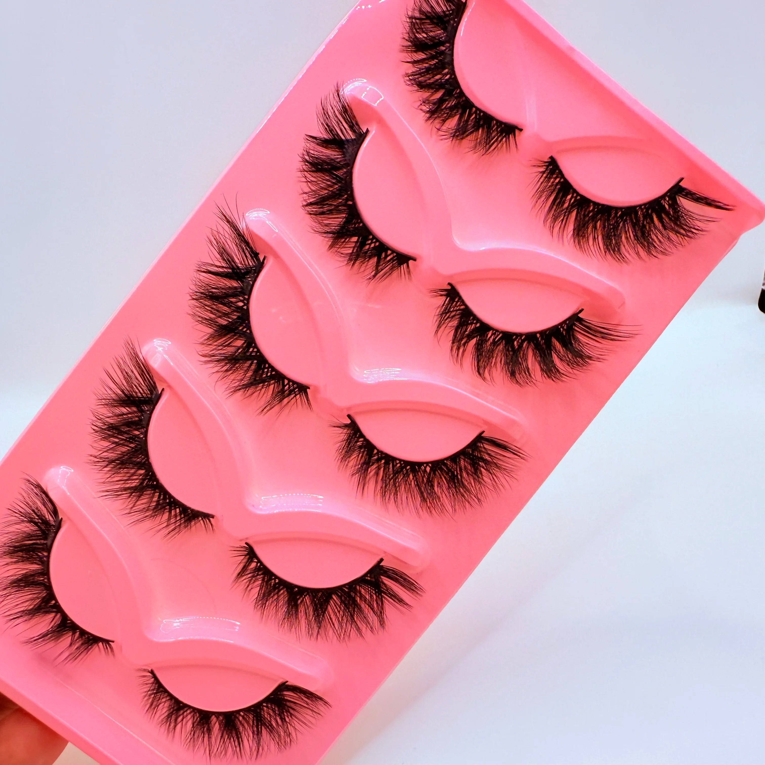 Hot Selling Makeup 5 Pairs Cat Eye Lashes Faux False Eyelashes Dramatic Volume Strip Lashes