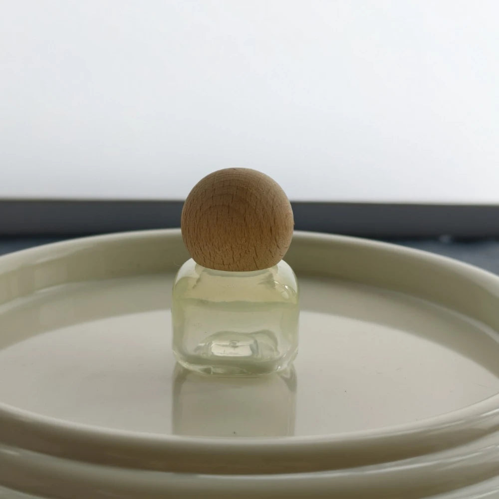 Essential Oil Glass Bottle Reusable Refillable Liquid Container Travel Size Roller Bottle Colorful Perfume Roller Ball Bottle