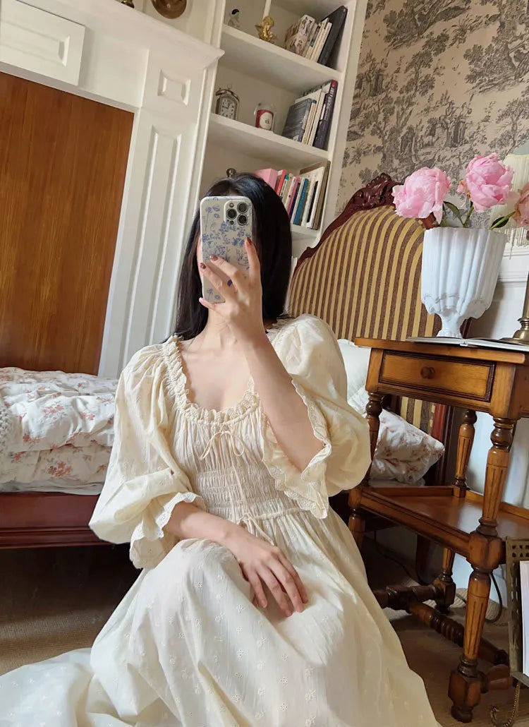 Women 100% Cotton Nightdress Embroidery French Beautiful Sleepwear Sweet Palace Retro Princess Vintage Nightgown Morning Robe