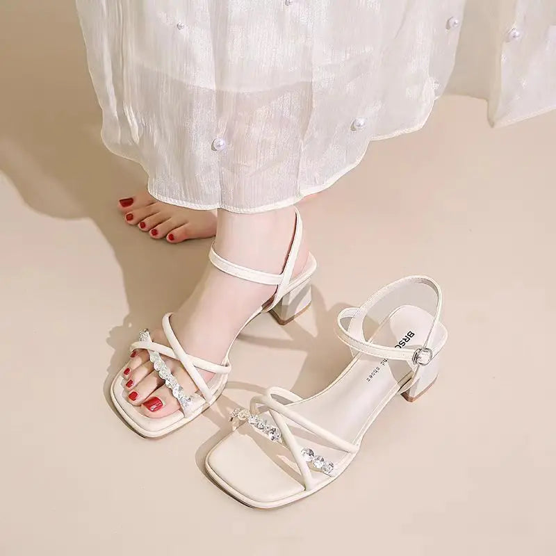 Women's versatile summer European style strappy sandals, comfortable fashion silver soft sole new chunky heel high heels