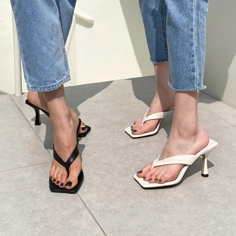 2026 Summer New Square-Toe Mid-Heel Sandals Fashion Toe-Separator Stiletto French Niche High-end Cat Sandals for Women Outdoor